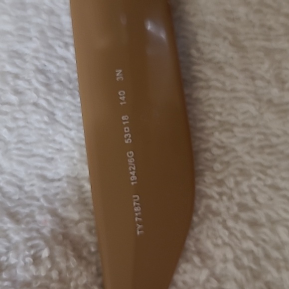 Tory burch shades 😎 - Picture 5 of 6